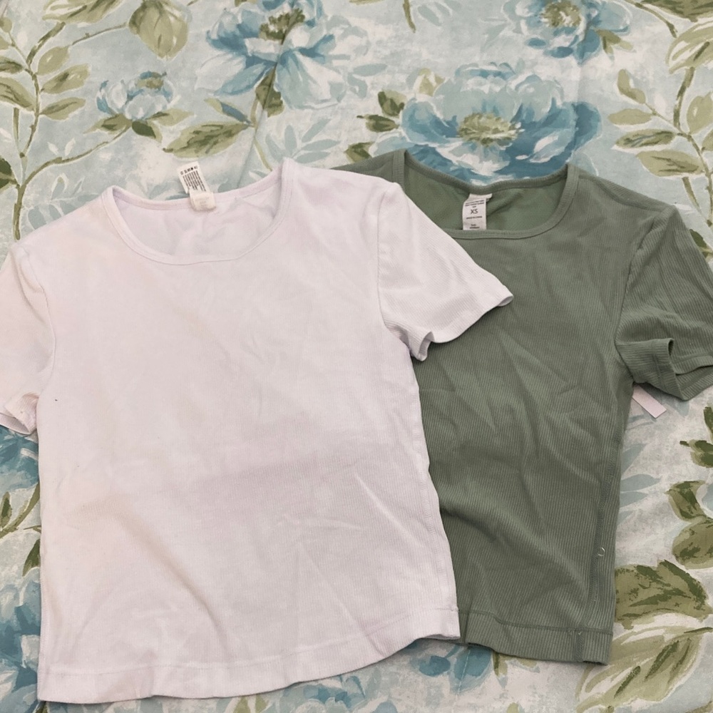Yogalicious White and Green Short Sleeve Tees